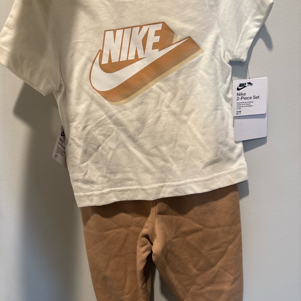 Nike White and Tan Kids' Outfit